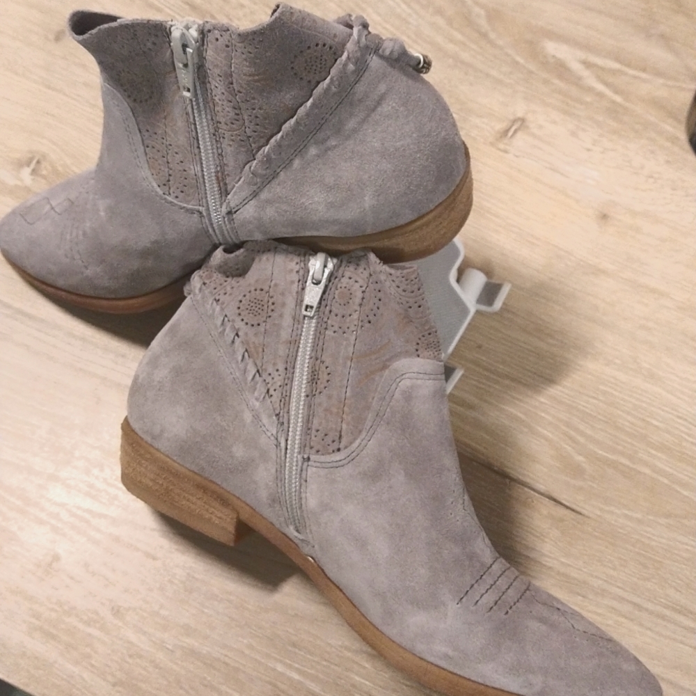 Sundance Boots